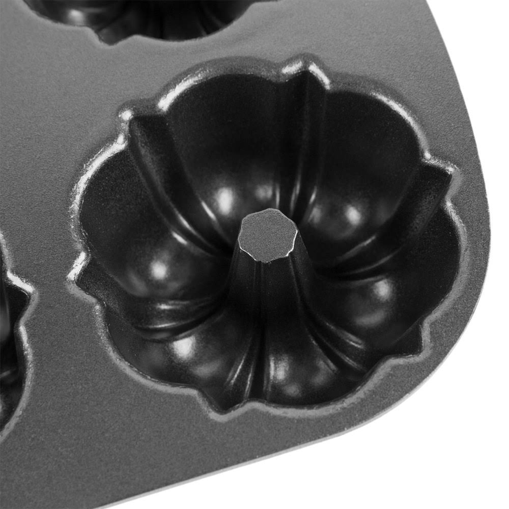 6-Cavity Bundt-lette Cake Pan K381