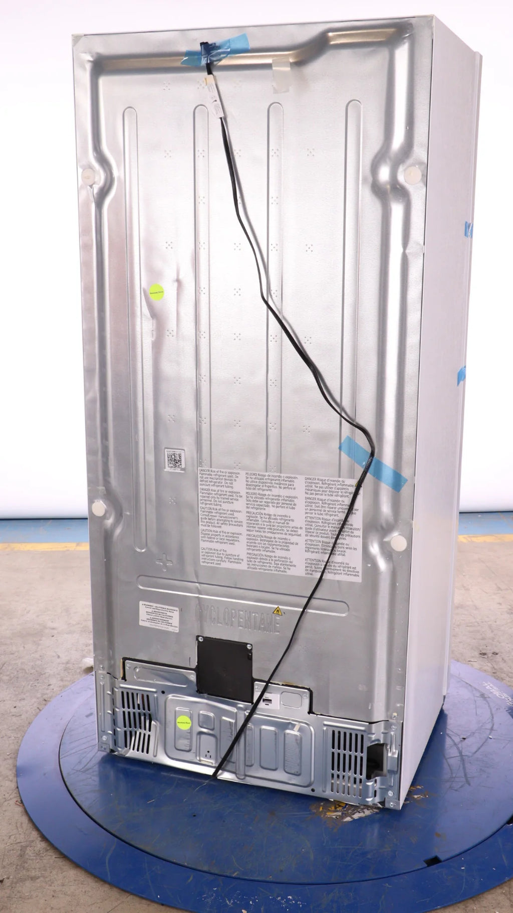 White 20 Cu Ft Single-Door Refrigerator R8214