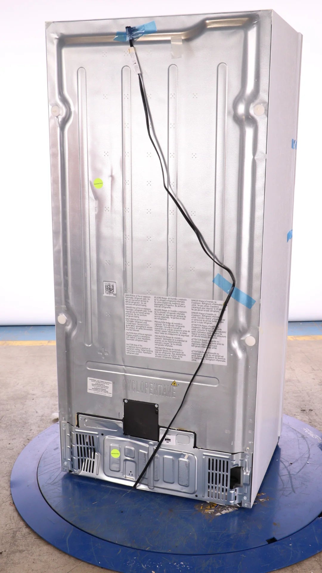 White 20 Cu Ft Single-Door Refrigerator R8214