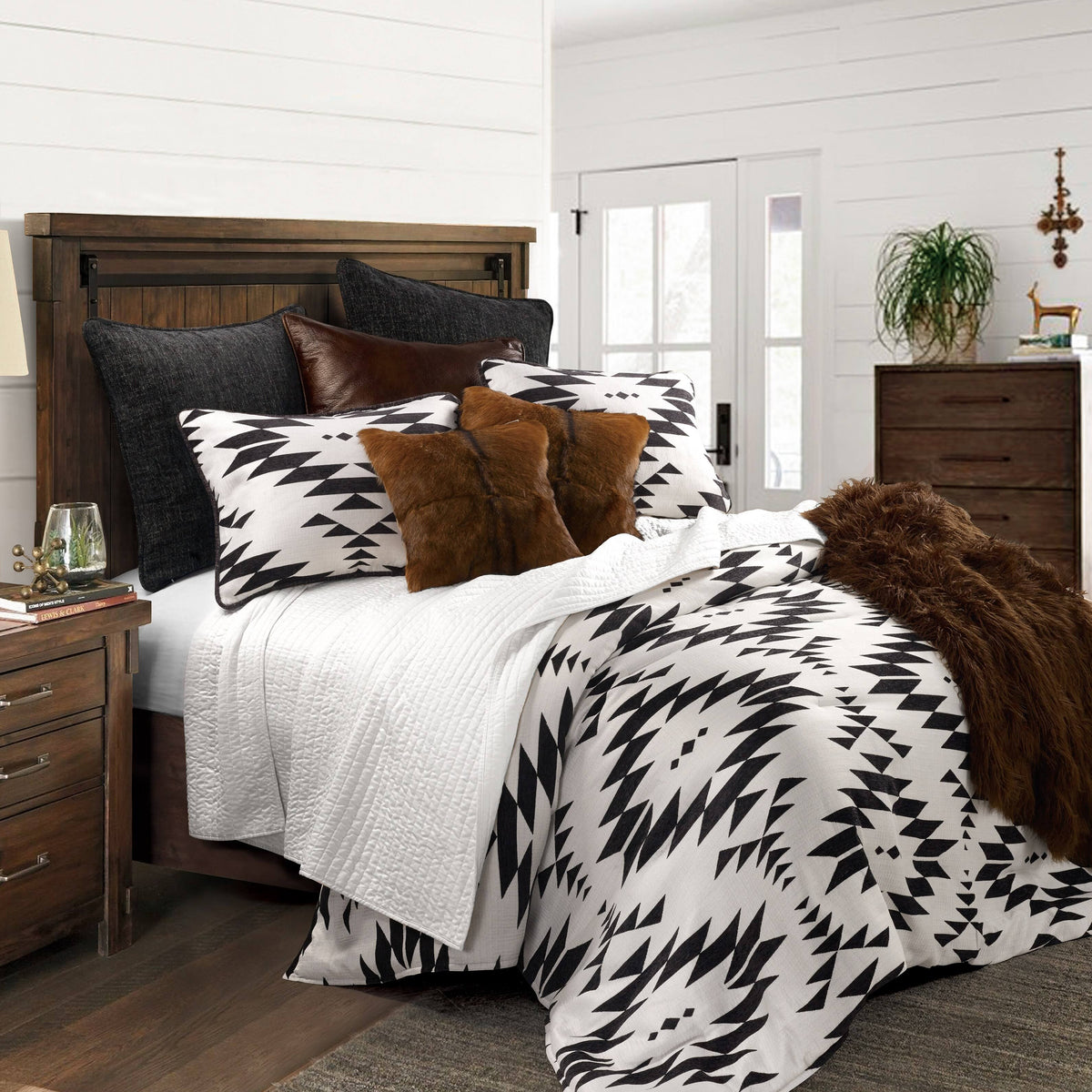 Queen Comforter Set H3974