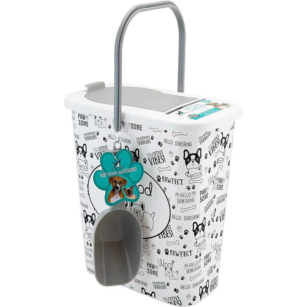 3 Gallon Dry Food Container with Scooper D40686