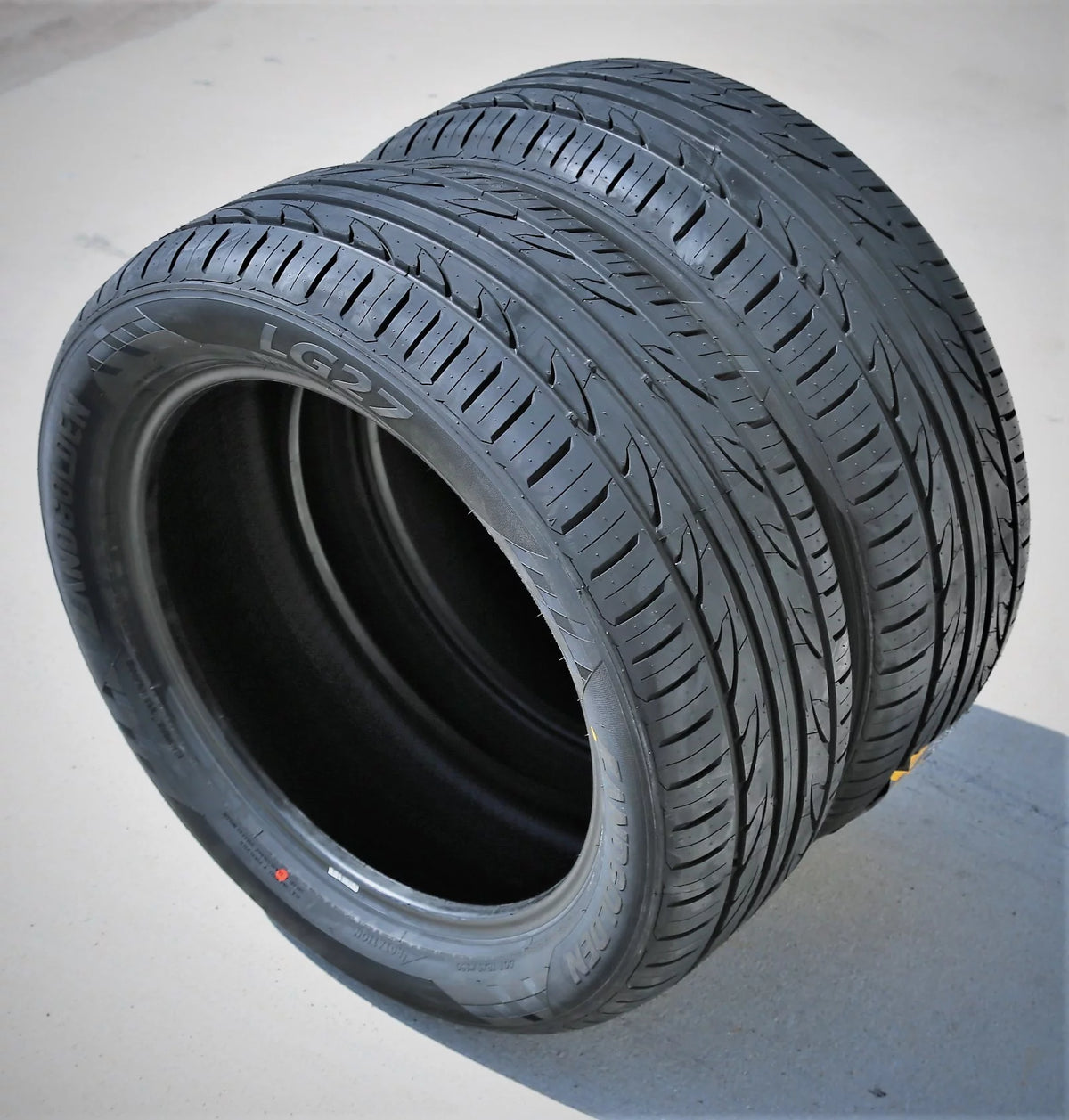 215/45ZR18 89W High Performance Tire X264071